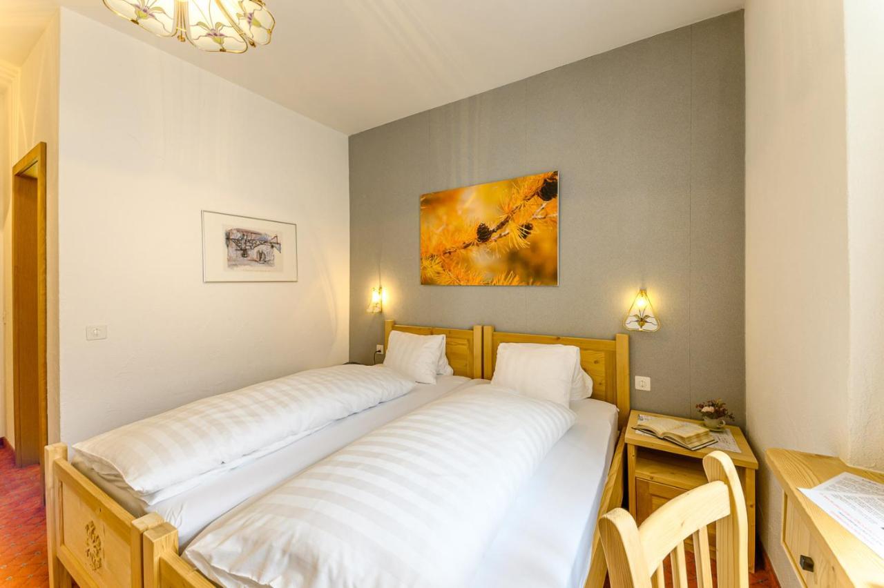Hotel Centrale, Typically Swiss بوشيافو المظهر الخارجي الصورة