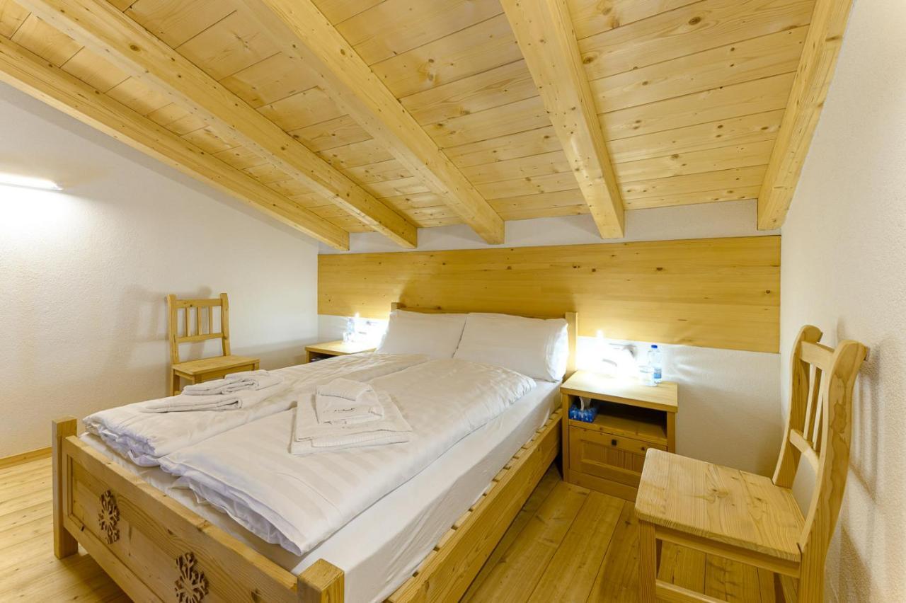 Hotel Centrale, Typically Swiss بوشيافو المظهر الخارجي الصورة