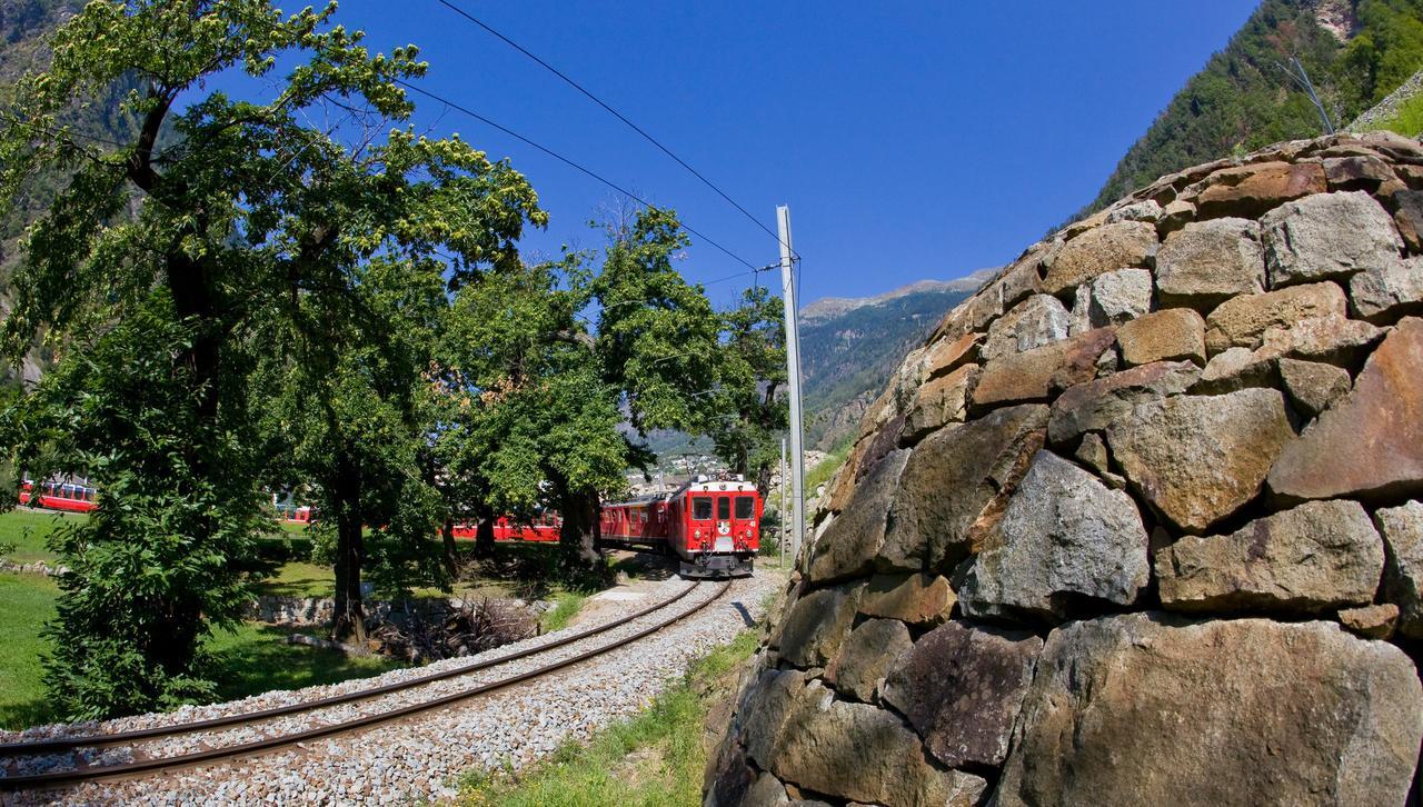 Hotel Centrale, Typically Swiss بوشيافو المظهر الخارجي الصورة