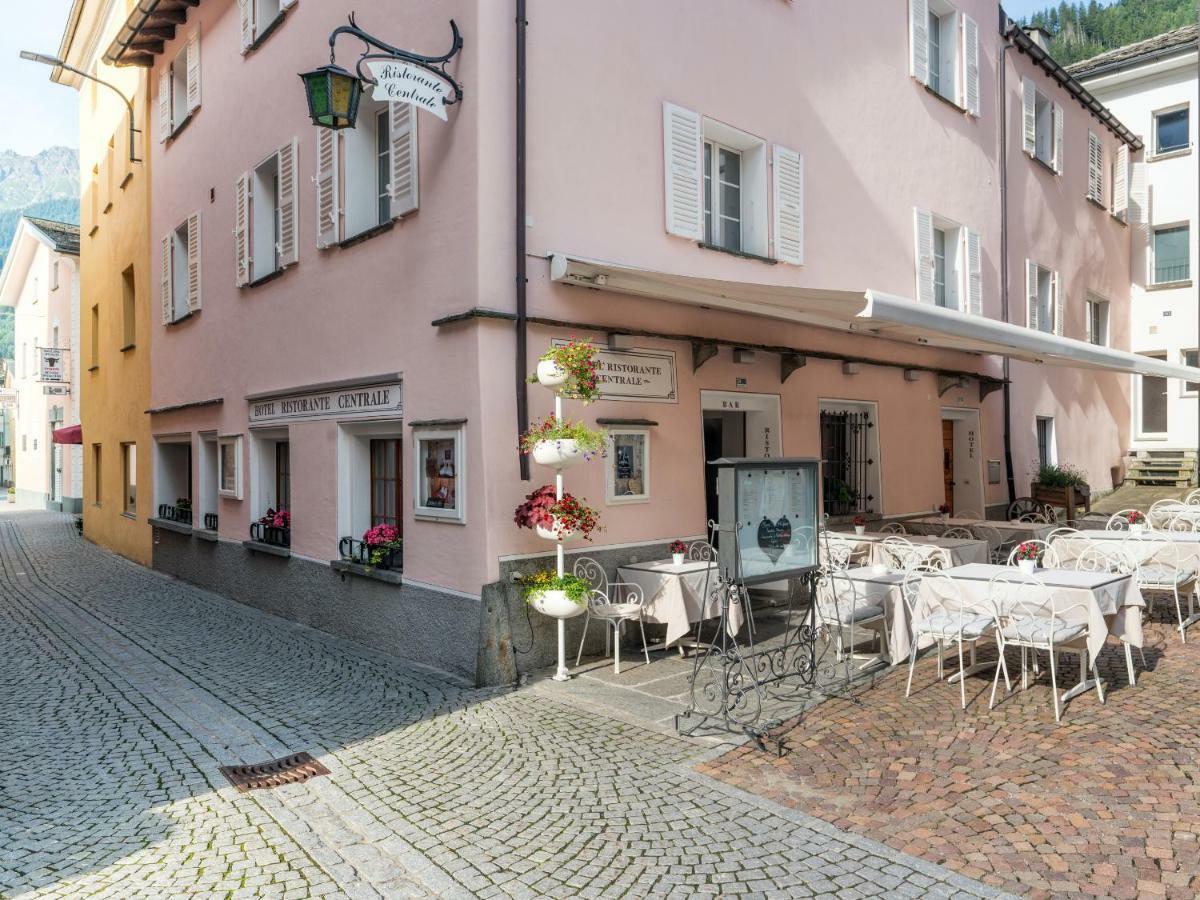 Hotel Centrale, Typically Swiss بوشيافو المظهر الخارجي الصورة